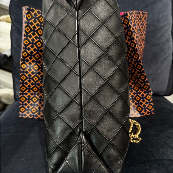 TORY BURCH FLEMING SOFT HOBO BAG - Picture 10 of 16